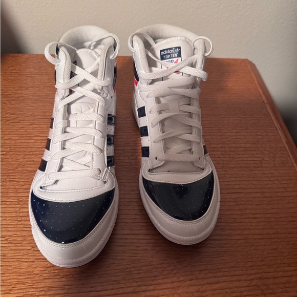 NWOT-Adidas  White and Navy Sneakers - Picture 1 of 7